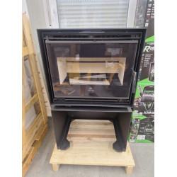 Bench 54 Edilkamin, foto con cassetto legna estratto